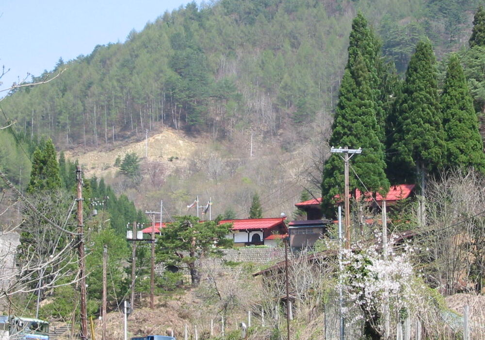 ９